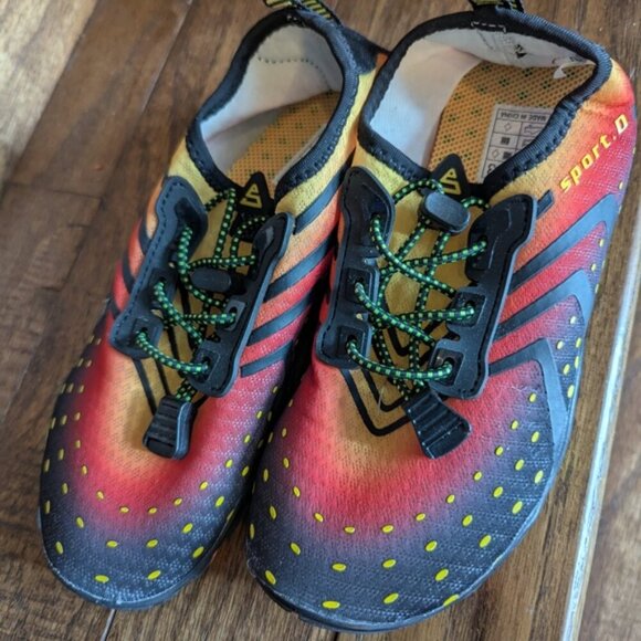 Water Shoes Colorful Kids Shoes with Black Soles Eu 33  Sz 1.5-2 US. - Picture 4 of 7